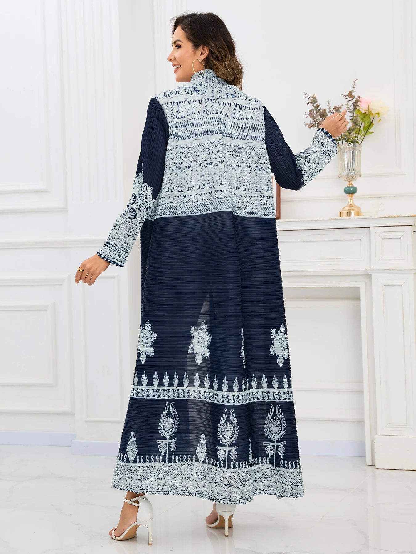Eid Abaya Dubai Luxury For Women Miyake Pleated Plus Size Middle Eastern Clothing Long Sleeve Coat With Belt Female Formal Robe